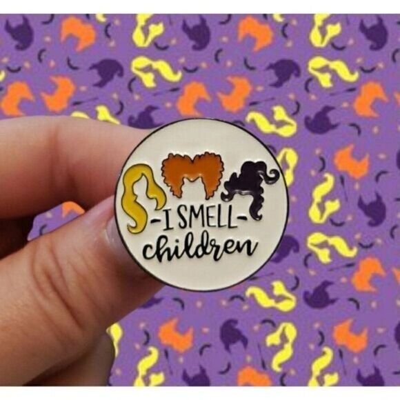 3/20 Hocus Pocus I Smell Children Enamel Pin - Picture 1 of 1